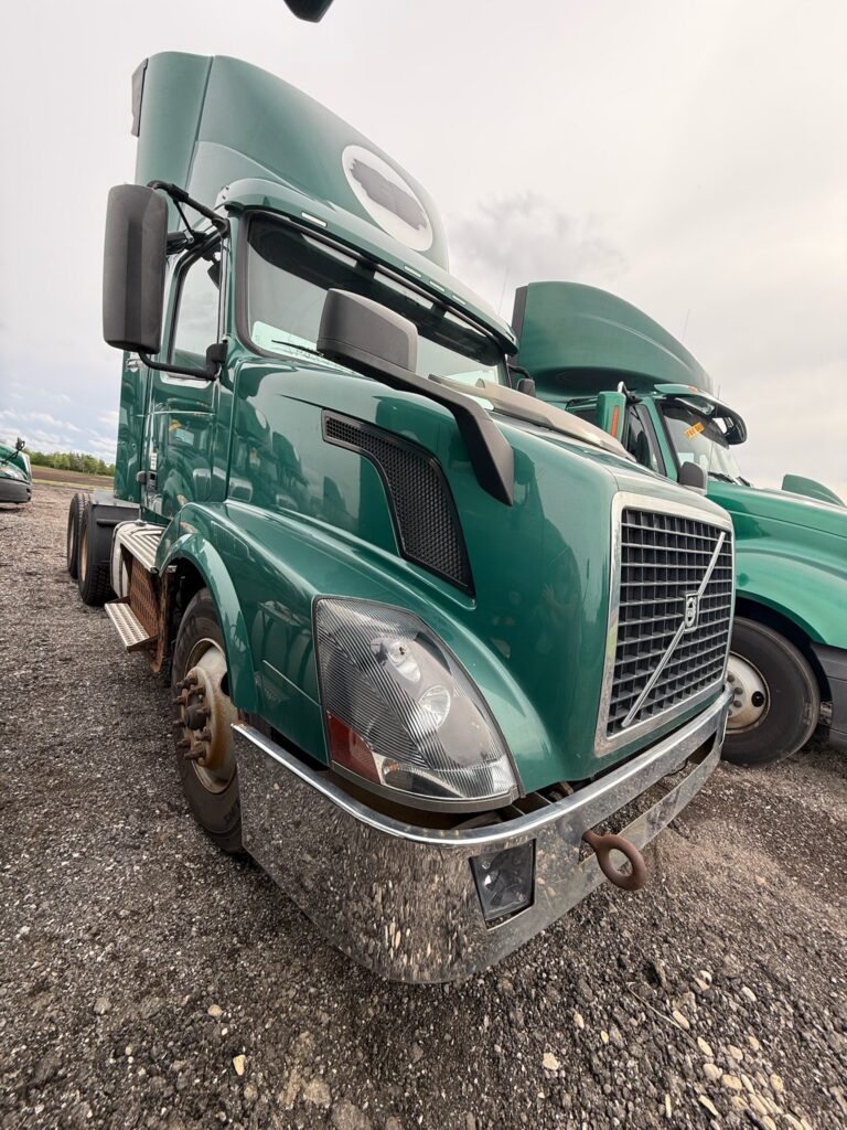 2016 Volvo VNL64T300